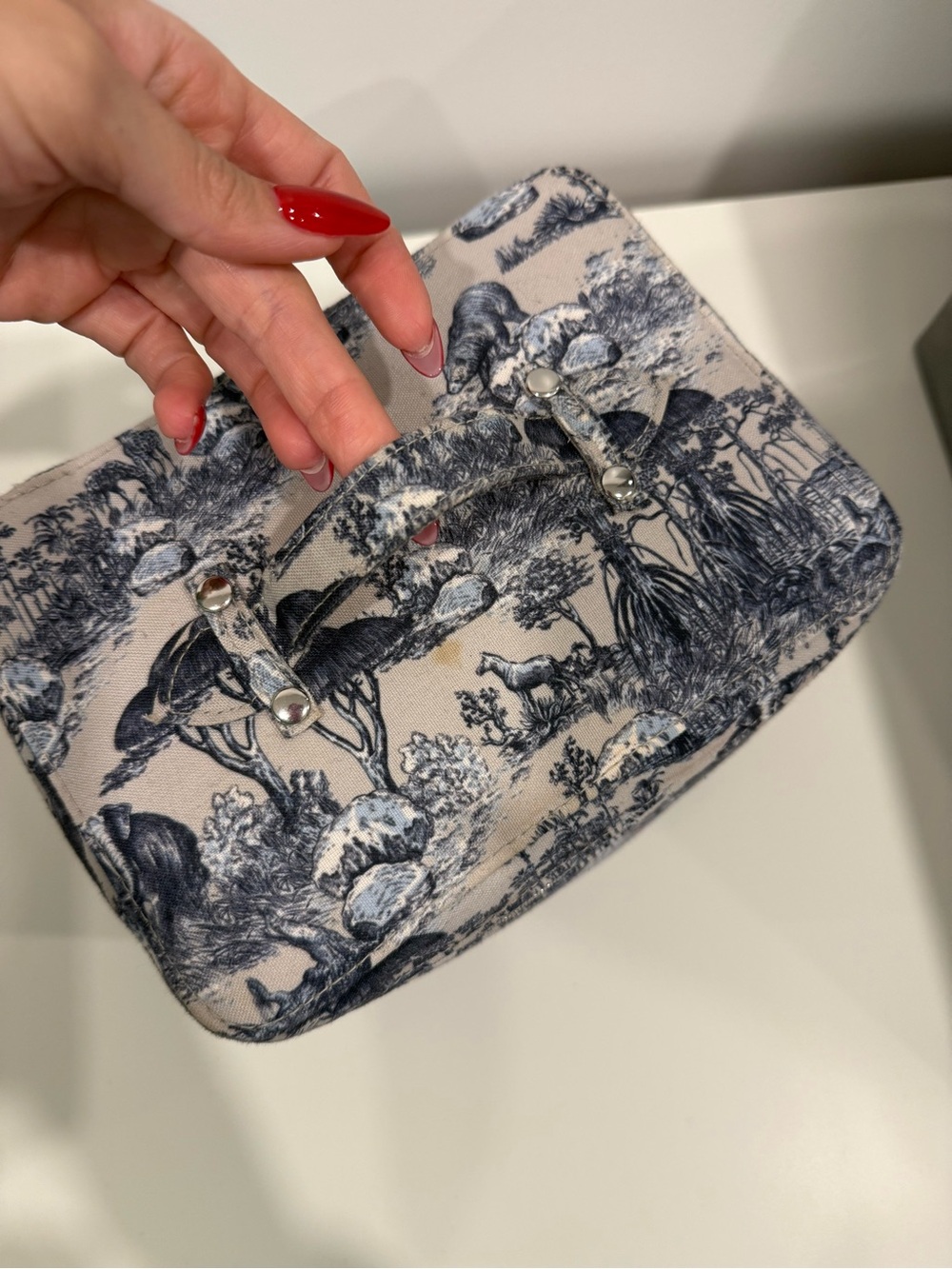 Around the World Dior Star Embroidered Vanity Case - Navy, Cream & Red - Picture 3 of 4